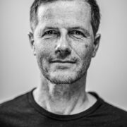 Schwarz-Weiß Porträt Thomas Hönel Thomas Qiu Hönel